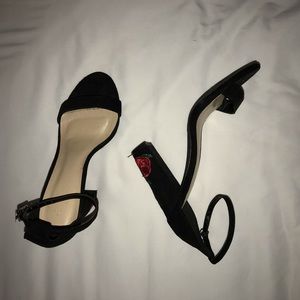 charlotte russe black heels with red roses